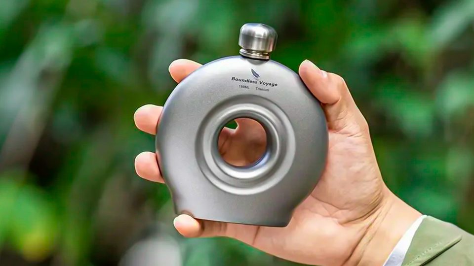 EDC Gear & Gadgets That Could Save Your Life Essential Everyday Carry for Survival