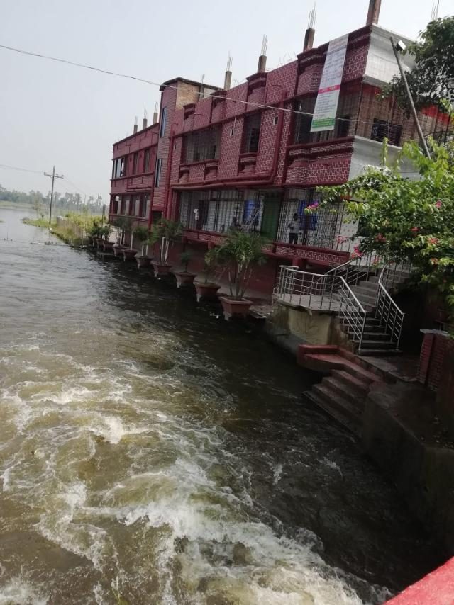 ক্লিনিক ভবন